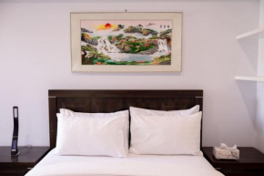 3-Bedroom Stay in Vibrant St Kilda Rd